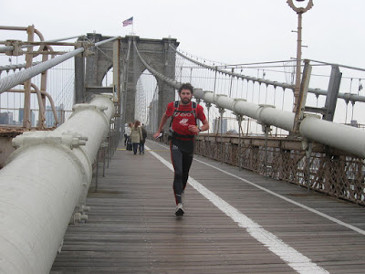 P'tit Yeti on Brooklyn Bridge