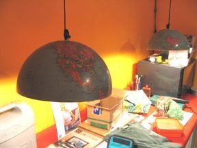 [Apartmenttherapy, Jordglob lampa.jpg]