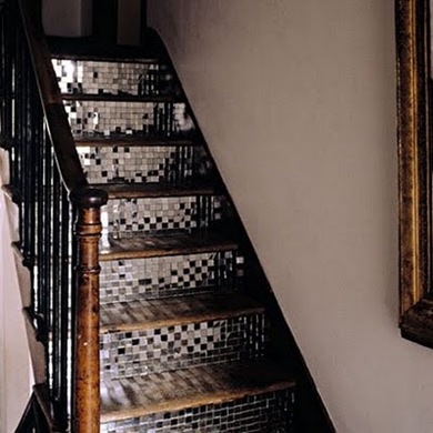 Lotta Agaton, Trappa