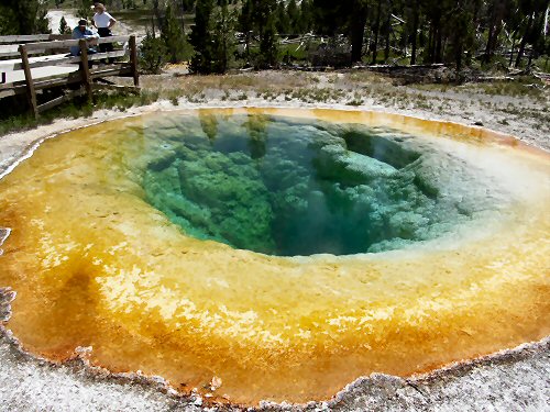 [morning_glory_pool_04.jpg]