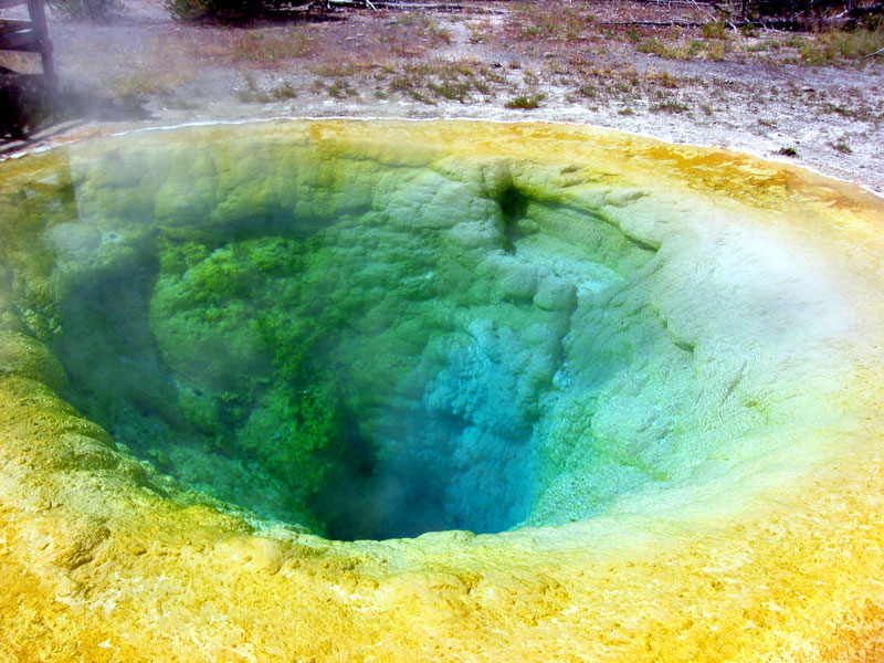 [morning_glory_pool_05.jpg]