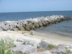 [beach and rocks[4].jpg]