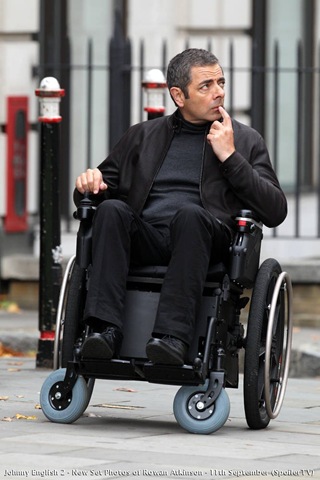 [Rowan Atkinson már megint megmenti a világot 02[4].jpg]