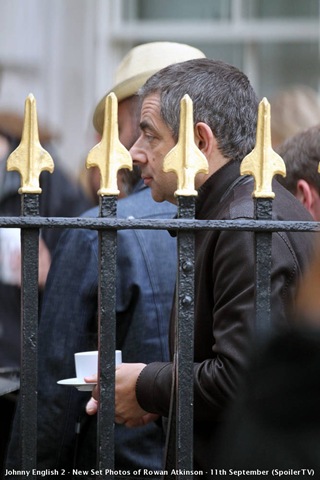 [Rowan Atkinson már megint megmenti a világot 04[3].jpg]