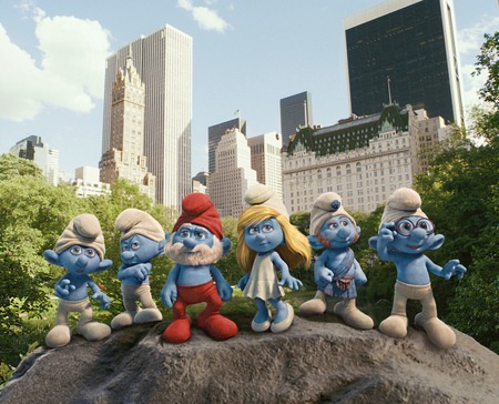 Clumsy, Grouchy, Papa, Smurfette, Gutsy and Brainy Smurf in Central Park in New York in Columbia Pictures' THE SMURFS.