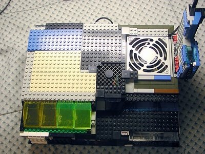 [amazing-pc-mods-18[3].jpg]
