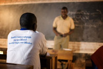 Poignant t-shirt in FATER classroom