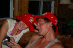 Erwan et Maeva on reçut des beaux chapeaux des clients :)