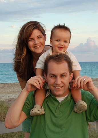 [family beach portraits-9[5].jpg]
