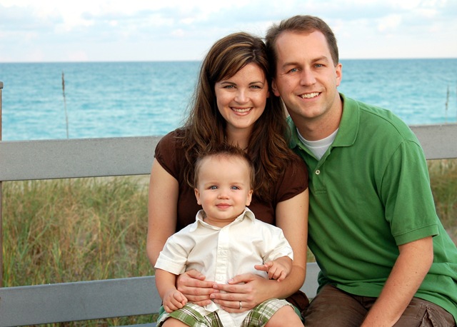 [family beach portraits-4[5].jpg]