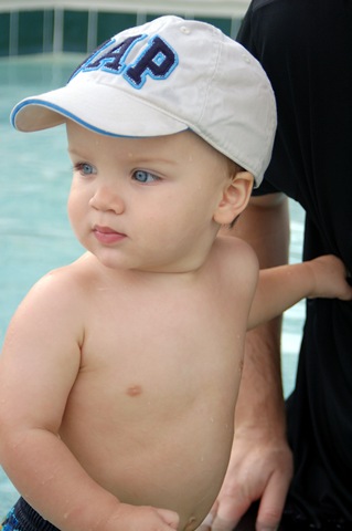 [baby pool with dad-8[3].jpg]
