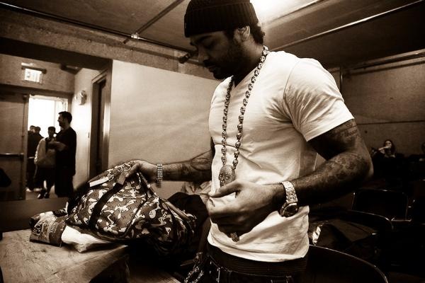 [jim-jones[3].jpg]