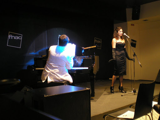 Emma de Caunes Image 11 sur 45 Emma de Caunes Image 11 sur 45