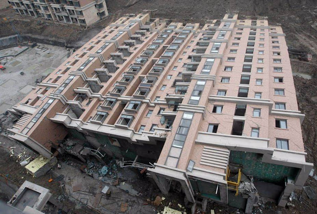 http://lh6.ggpht.com/_Gs9qi9HTIag/TOCJ0jfji9I/AAAAAAAAAps/fg83b0aQZ6U/s640/builing1.jpg