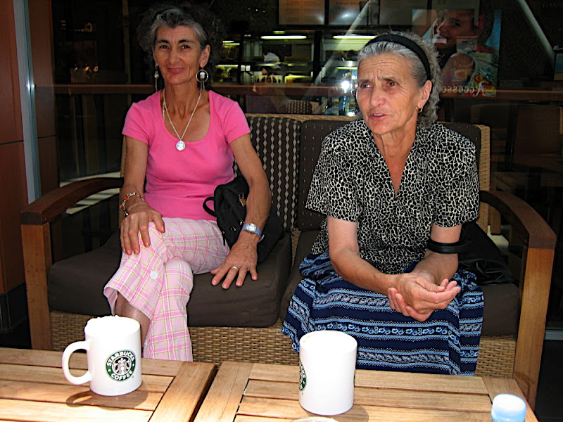 mamaie trendineza starbucks bucuresti mall