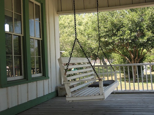 [porch swing[4].jpg]
