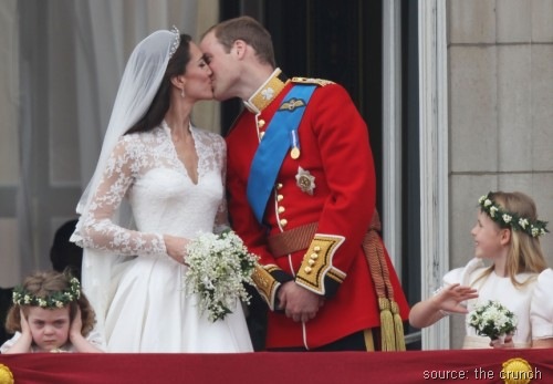 tv crunch - grumpy-flower-girl-prince-william-kate-middleton-kiss-balcony