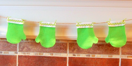 Christmas Mitten Garland