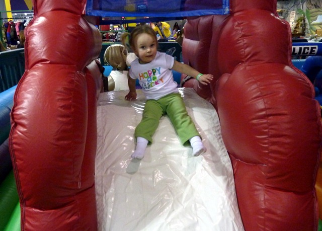 [Uncle Mike, Aunt Christine + Nicole at Bounce Magic (16)[2].jpg]