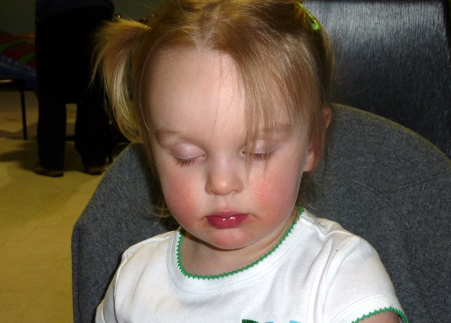 [Uncle Mike, Aunt Christine + Nicole at Bounce Magic (21)[2].jpg]