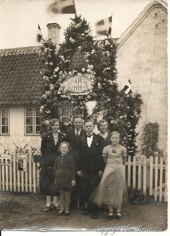 [Allans mor med søskende 1935[10].jpg]