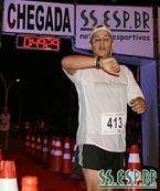 Bruno-chegada corrida noturna