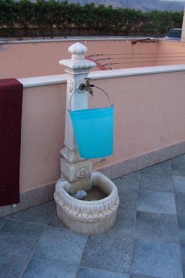 Image of Fontana con secchio