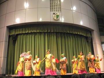 Dance by students from Tengku Kursiah College 02