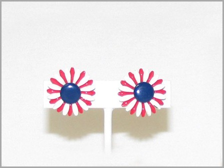 tn_redbluewhitedaisyearrings tn_redbluewhitedaisyearrings