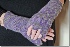 LUBUSHKA FINGERLESS GLOVES