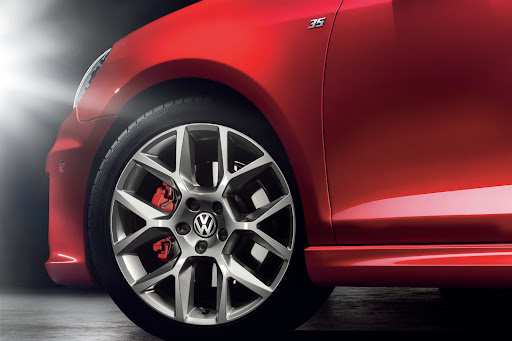 Volkswagen-Golf-6-GTI-01.jpg