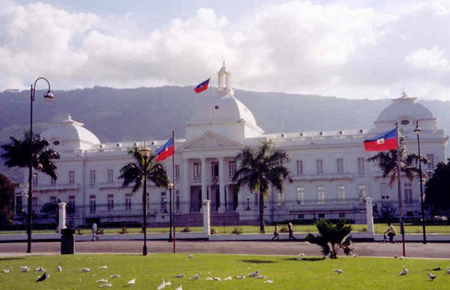 [Haiti-3-Presidential-Palace-Port-au-Prince-Dec-7-2003[19].jpg]