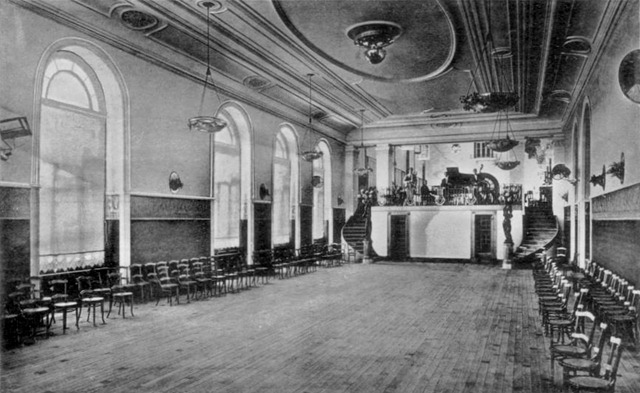 [Palace-da-Curia.15.jpg]