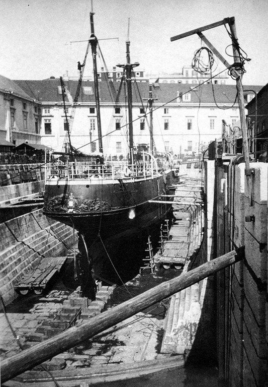 [Arsenal-da-Marinha.66.jpg]
