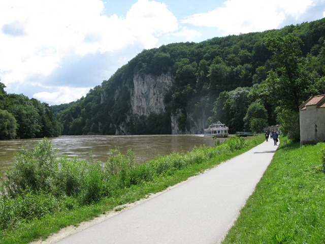 [IMG_37603.jpg]