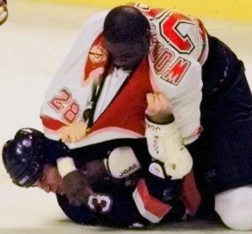Zdeno Chara vs Peter Worrell
