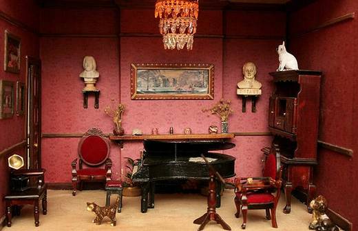 funny_doll_house_3.jpg