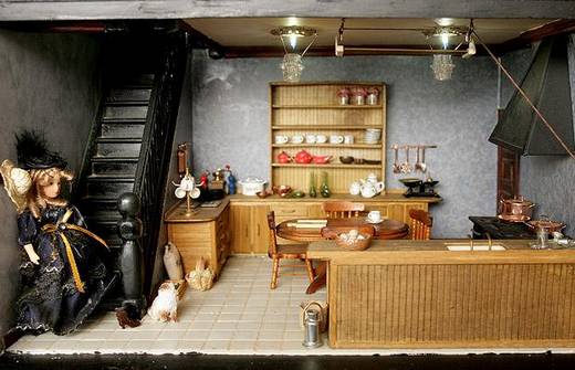 funny_doll_house_6.jpg