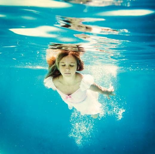 girls_and_water_1.jpg
