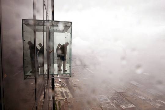 sears_tower_ledge_2.jpg