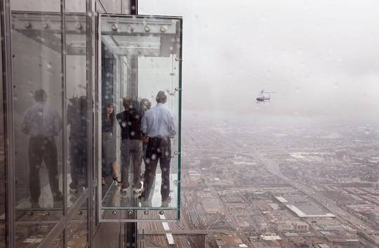 sears_tower_ledge_1.jpg