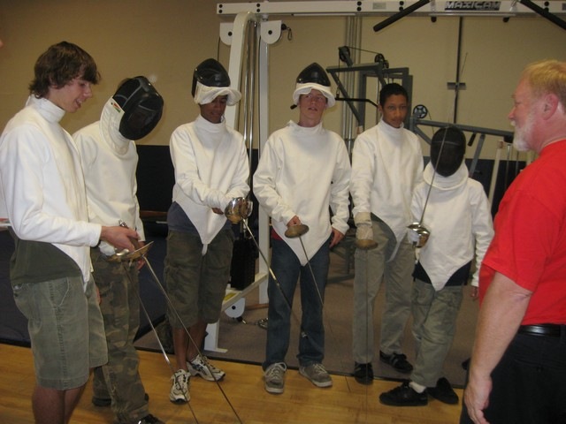 [fencing 10[2].jpg]