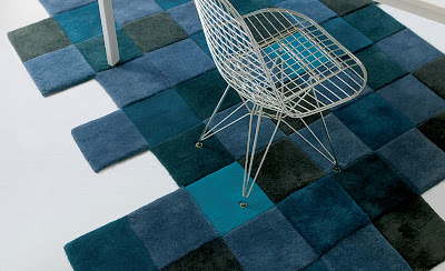 7382 Sofá y alfombra pixelizadas de Ron Arad