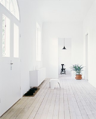 1 Casa blanca y minimalista en Suecia