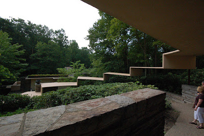 Interior de la casa de la cascada, de Frank Lloyd Wright guests%20rbean Interior de la casa de la cascada, de Frank Lloyd Wright