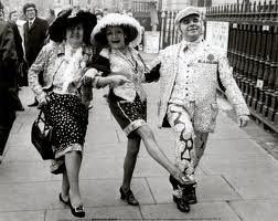 [Knees Up[7].jpg]