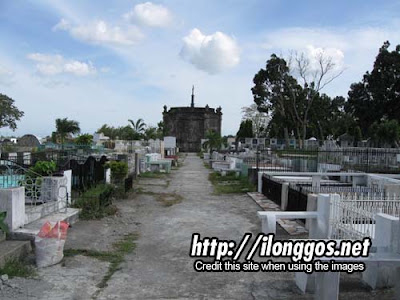 cabatuan_cemetery_08.jpg