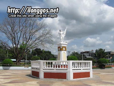 cabatuan_plaza_04.jpg
