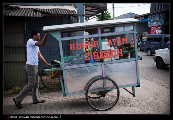 Exactly like the 70's in Malaysia... See people pushing carts and selling goods all over the place. | © 2011 Mike EcKO_Bravo Photography - Jakarta DSC_0443