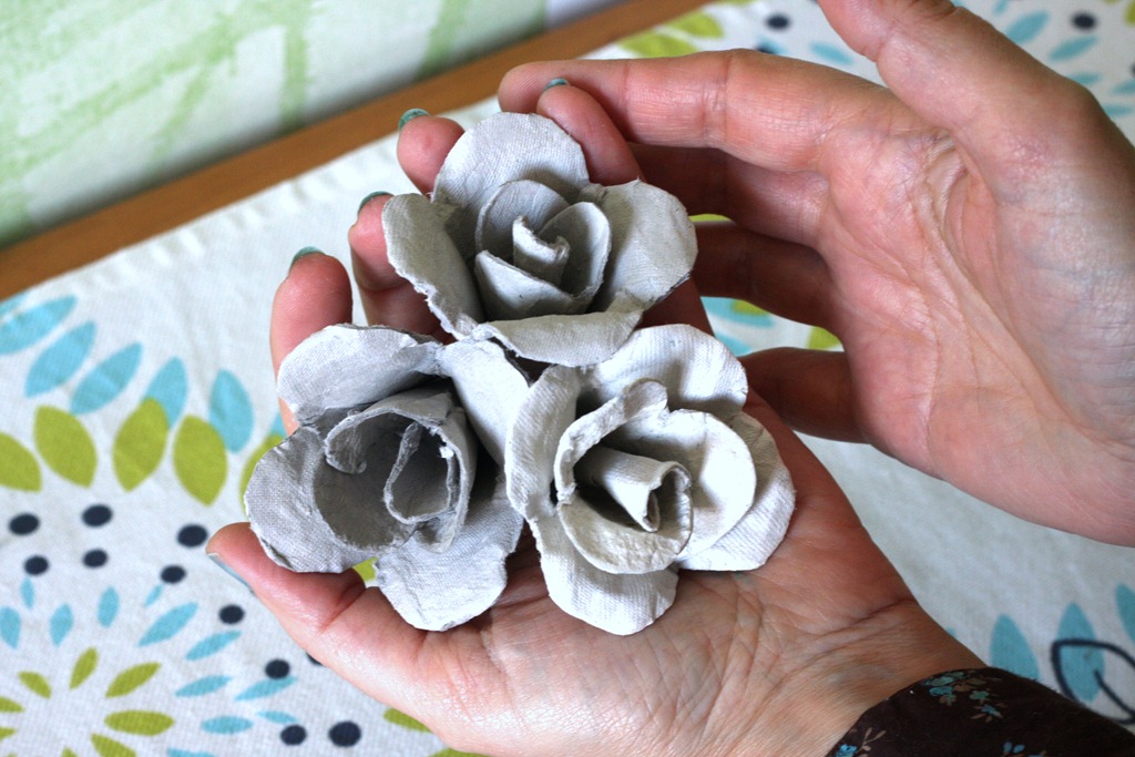 [tutorial-rose-di-cartone-uova-74.jpg]